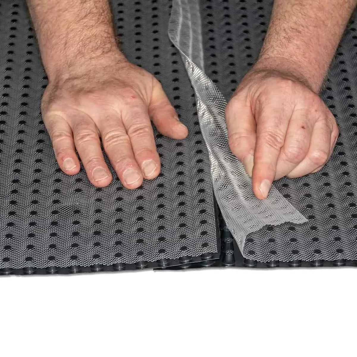 Drainagematte wird überlappend verlegt