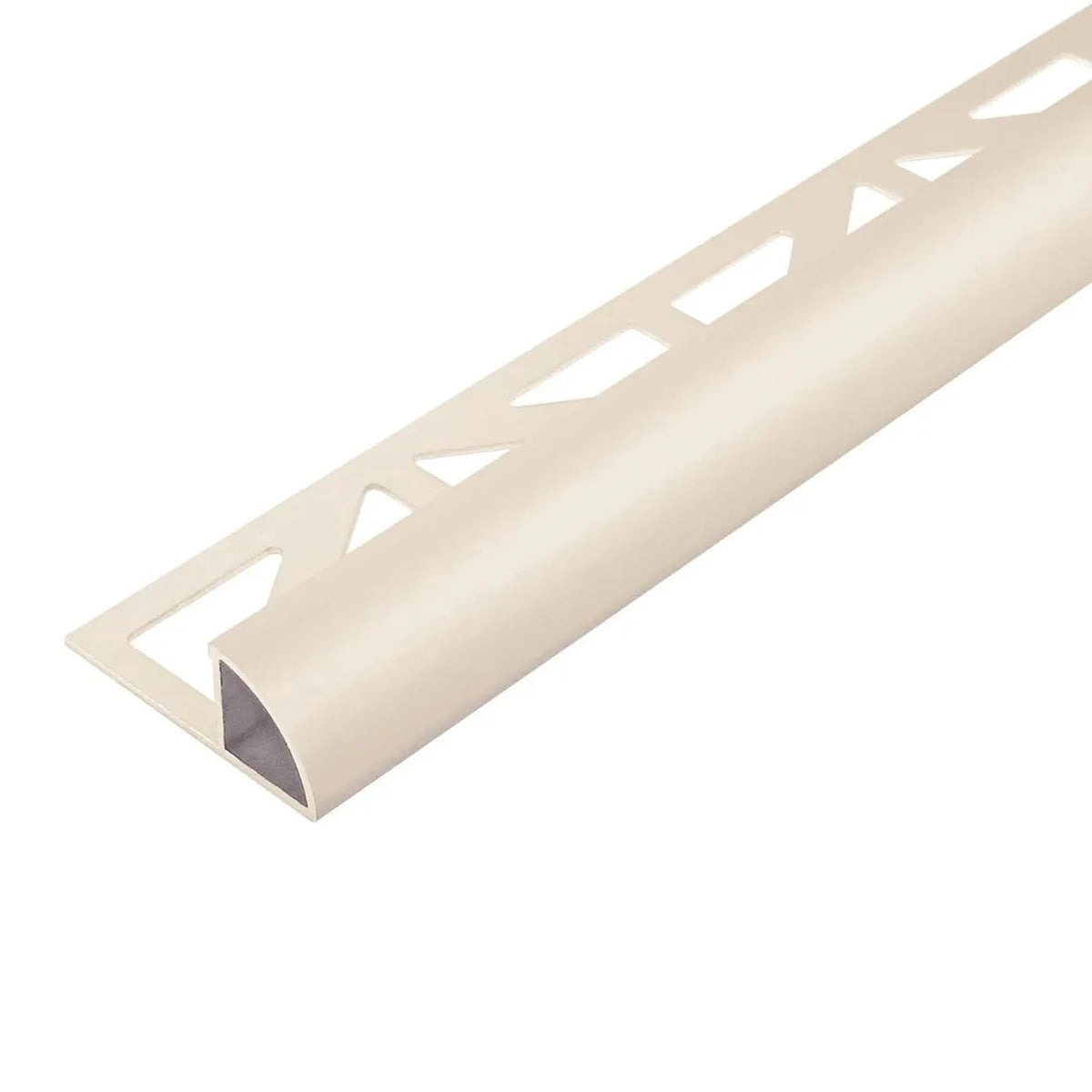 Profilé en quart de cercle en aluminium revêtu par poudrage couleur sable avec bord apparent arrondi, découpe triangulaire et aspect mat.