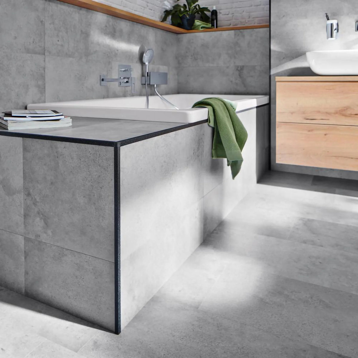 Ambientebild schwarzes quadratprofil mit Eckstück an einer Badewanne installiert