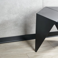 Sfeerfoto van een zwart gecoate plint aluminium  #A0005098
#A0005099