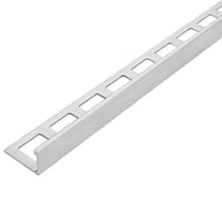 Detailaufnahme Winkelprofil Aluminium natur mit Viereckstanzung