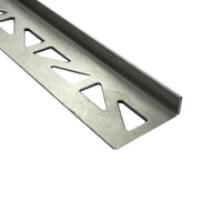 Detailaufnahme der Innenseite des linken DURAL Gefällekeil Edelstahl mit dreieckiger Stanzung im Auflageschenkel und Schliffmuster #A0002316 #A0002320 #A0002319 #A0003894 #A0002321 #A0002322 #A0002323 #A0004142 #A0002324 #A0002325 #A0002326 #A0004143 #A0005197 #A0005198 #A0005199 #A0005200